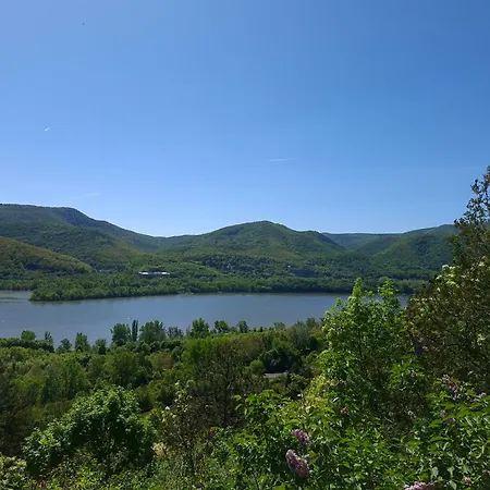 Sherpa Pihenohaz * 나기마로스